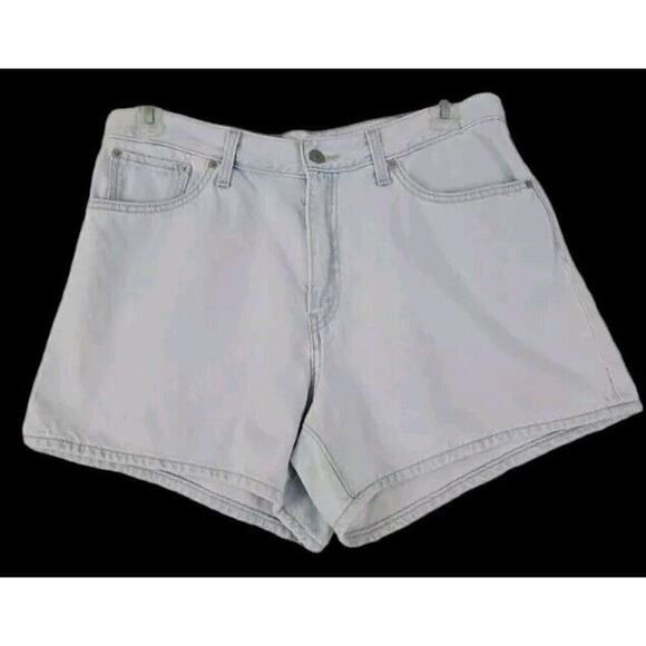 Levi's ~Woman Size 31~ Light Blue Denim 80s Mom Shorts 100% Cotton. - Picture 1 of 9